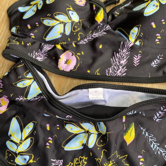 Woman’s swim suite sz. M - Picture 3 of 3